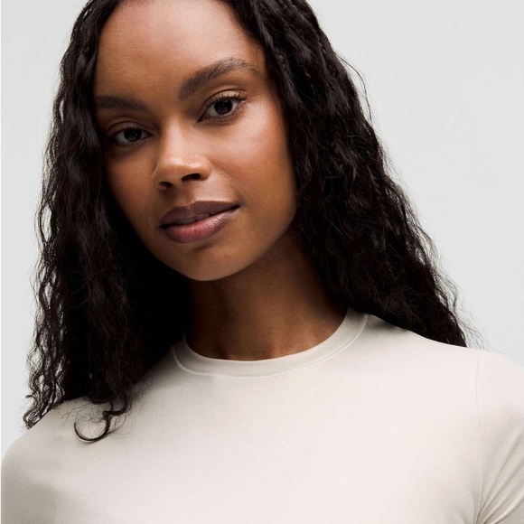 Lululemon Wundermost Ultra-Soft Nulu crewneck cropped t-shirt - shine - Picture 3 of 13